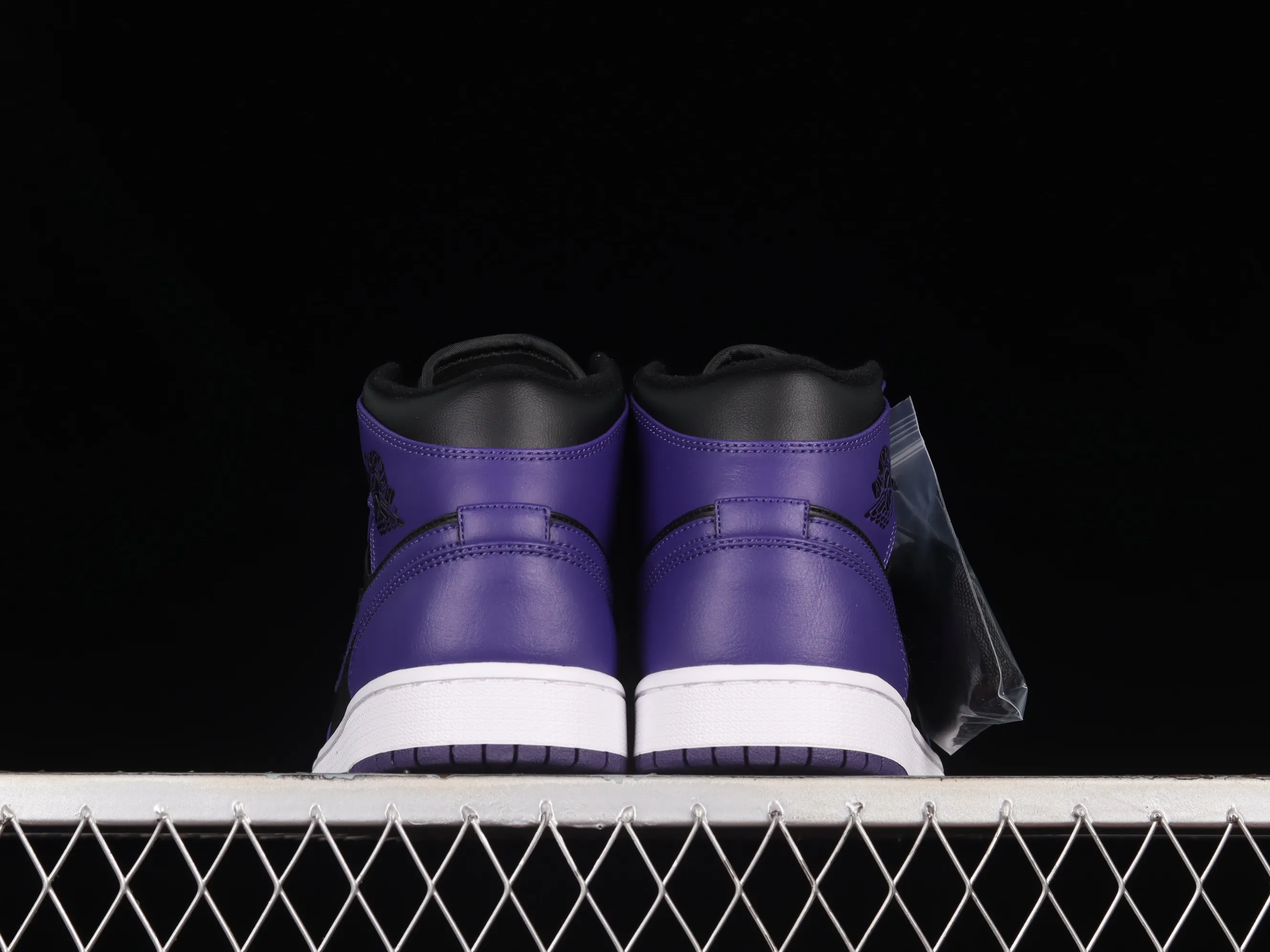 All categories Air Jordan Jordan series basketball shoes Air Jordan 1 Mid Air Jordan 1 Mid AJ1 Joe 1 black and blue mid-top basketball shoes BQ6472-051